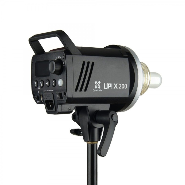 lampa-up-x-200-blyskowa-quadralite (1).jpg