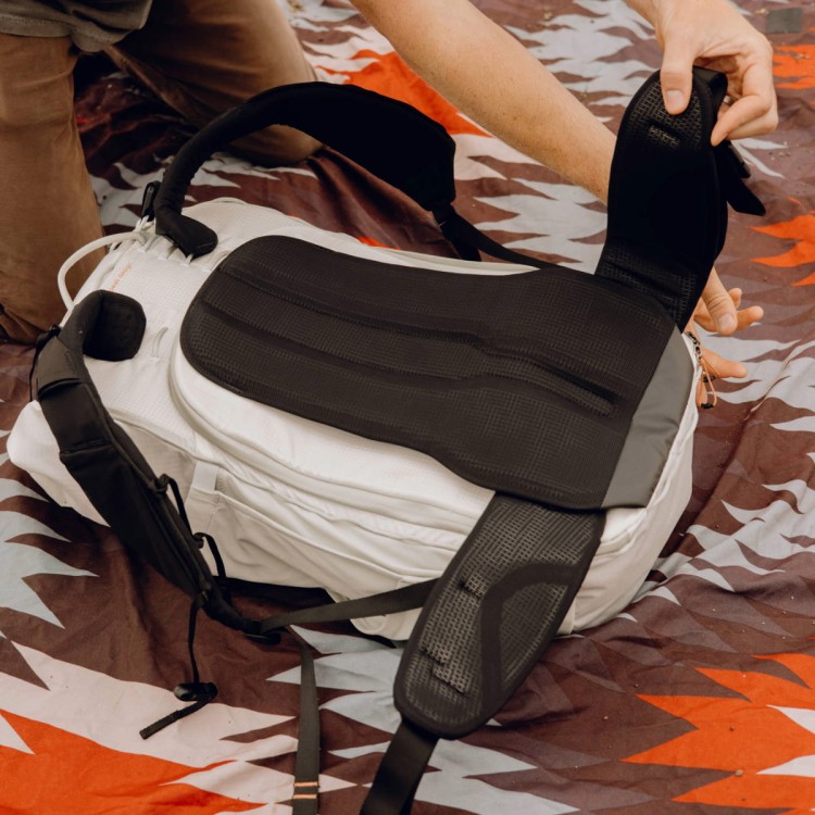 Hip Belt - Outdoor 25L + 45L Black_BAHB-A-BK-1_Studio_09.jpeg