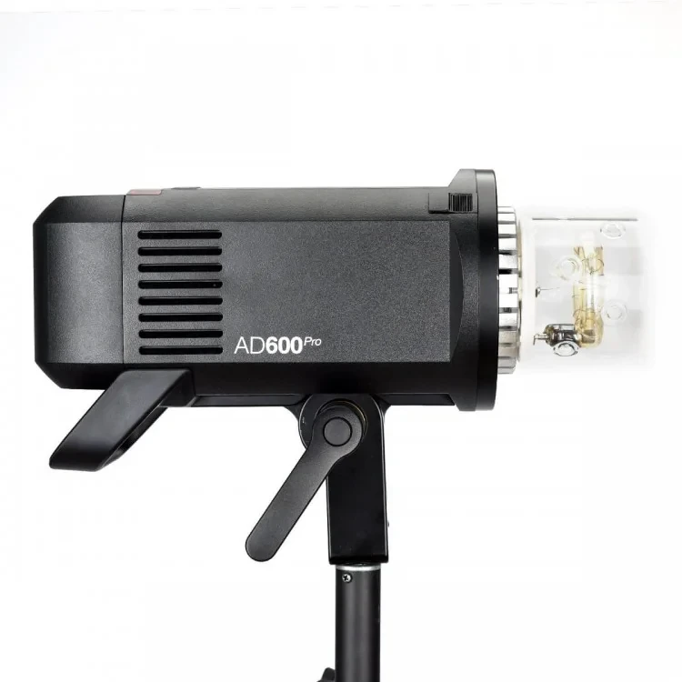 lampa-blyskowa-godox-ad600pro-ttl-plenerowa (4).jpg