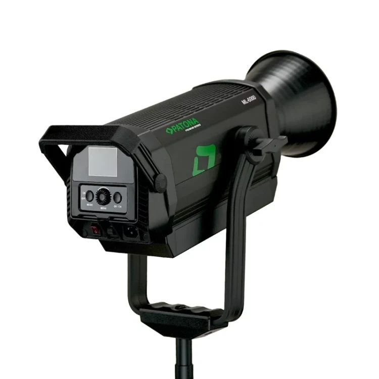 patona-premium-profesjonalna-lampa-foto-wideo-led-600w-cob-ml-6000-z-mocowaniem-bowens.webp