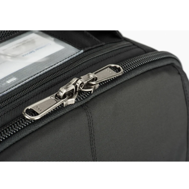 Airport-Advantage-web-1600_0001_Airport-Advantage-zipper-pull1-398-Edit.webp