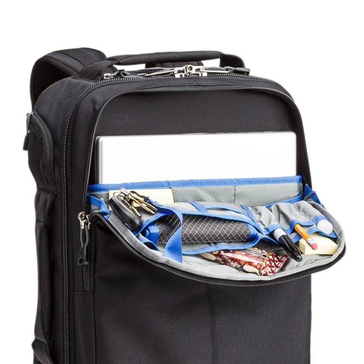 airport-essentials-8.webp