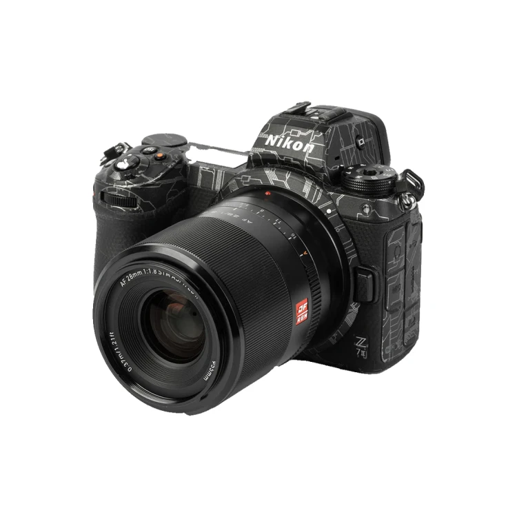 28mm-F1.8-Z-Lens-on-cameraimage-692866.webp