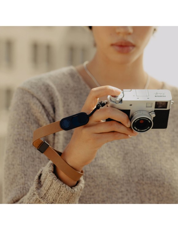 pasek-na-nadgarstek-peak-design-cuff-leather-tan-brazowy (1).jpg