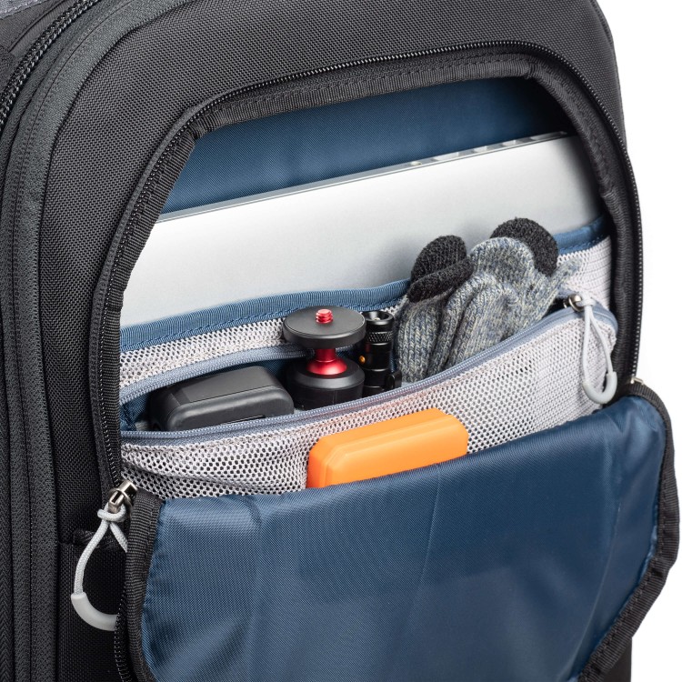 FirstLight-35L_-Front-Pocket.jpg
