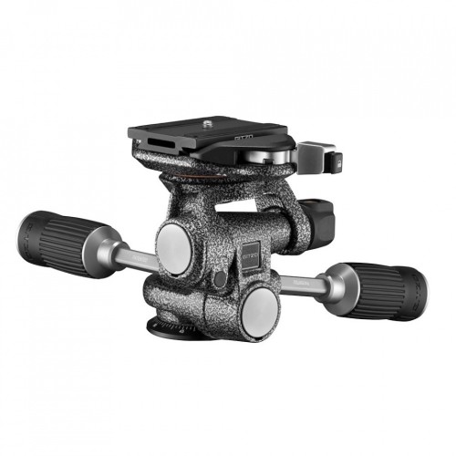 gitzo-3-way-fluid-head-ghf3w-front.jpg