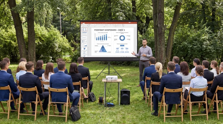 ekran-projekcyjny-na-statywie-camrock-matte-t-80 (4).jpg