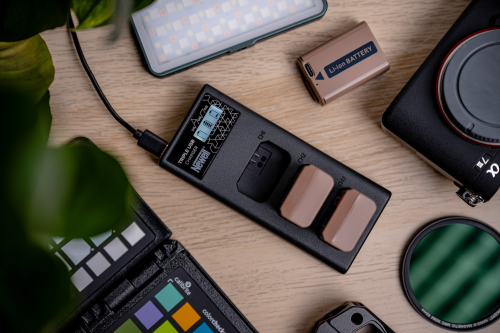 ładowarka-trzykanałowa-newell-cd-usb-c-do-akumulatorów-lp-e17-do-canon (14).jpg