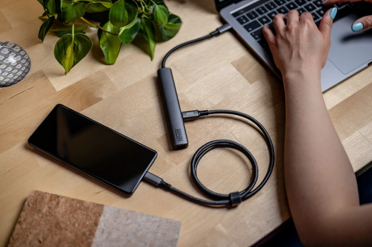 kabel-newell-usb-c-usb-c-40-1-m-grafitowy (7).jpg