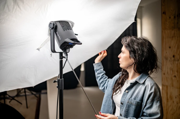 parasolka-softbox-odbijająca-newell-140-cm (5).jpg