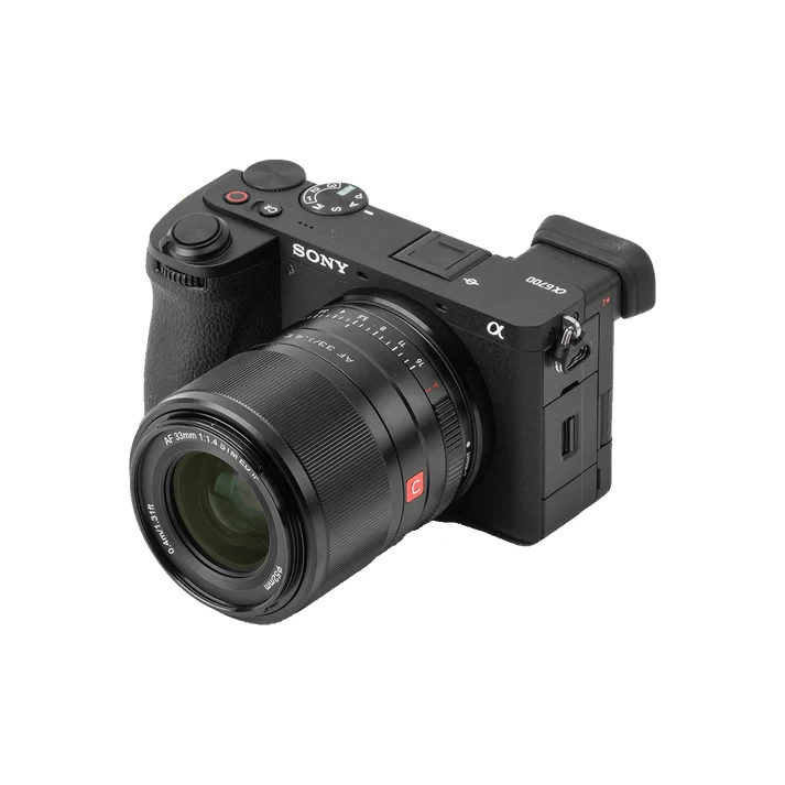 33mm-F1.4-E-Lens-on-cameraimage-473614.webp