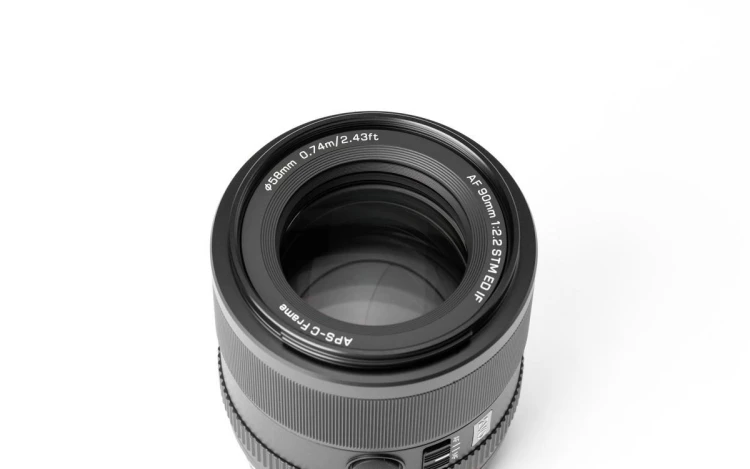 viltrox-af-90mm-f2-2-evo-sony-e (1).jpg