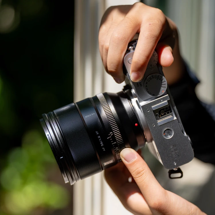 AF_56mm_F1.2_Pro_Z-Handheld_image1_3000x3000.webp