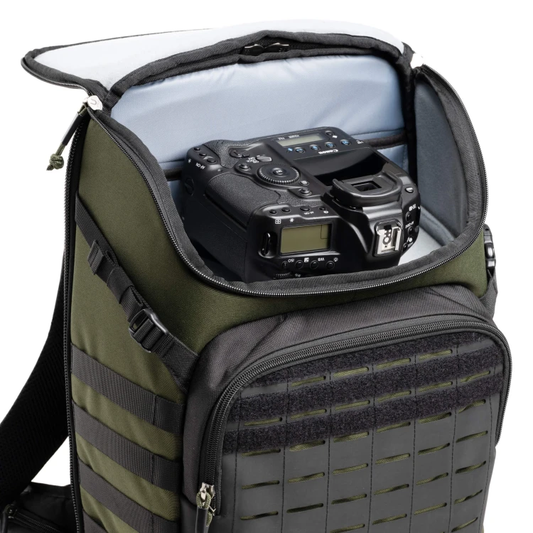 DarkLight-25L-Montane-Green-Top-Access_28f3ee38-5443-41c8-a49b-c98554f2b060.jpg