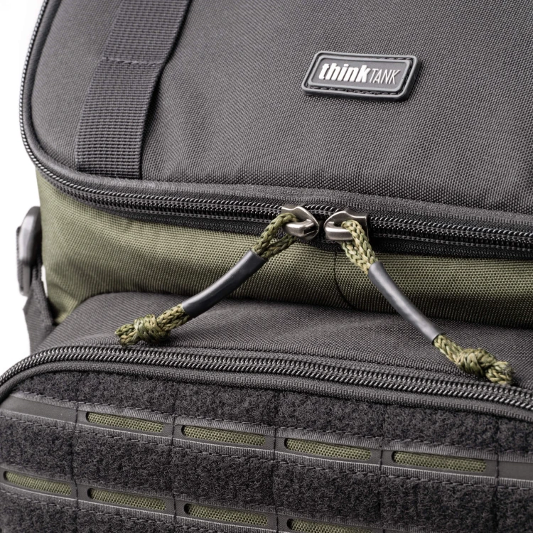DarkLight-20L-Montane-Green-YKK-Zippers.jpg