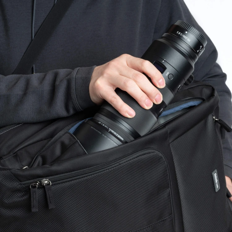 ShapeShifter70-200FrontSidePockets.jpg