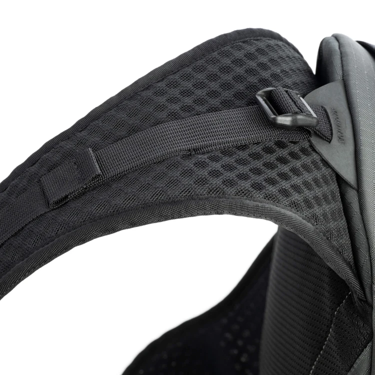 PhotoCross-V2-Black-Shoulder-Strap-Compression.jpg