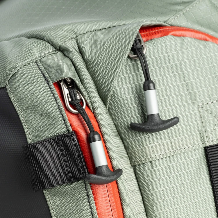 PhotoCross-V2-Green-Zipper-Pulls_b62dff54-15e4-4896-b670-48e5b9df3230.jpg