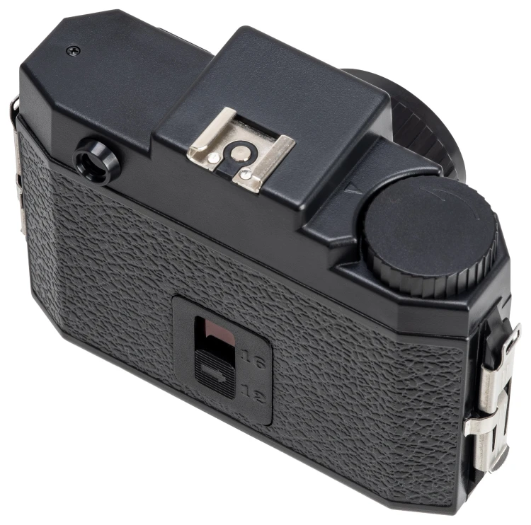 aparat-analogowy-holga-120n-czarny (6).jpg