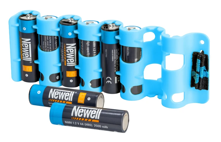 organizer-na-8-baterii-aa-newell-battholder-niebieski (8).jpg