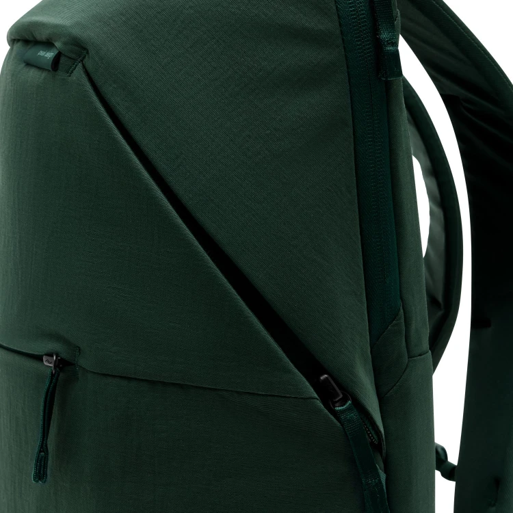 City-Backpack-22L-Cypress_studio_5.jpg