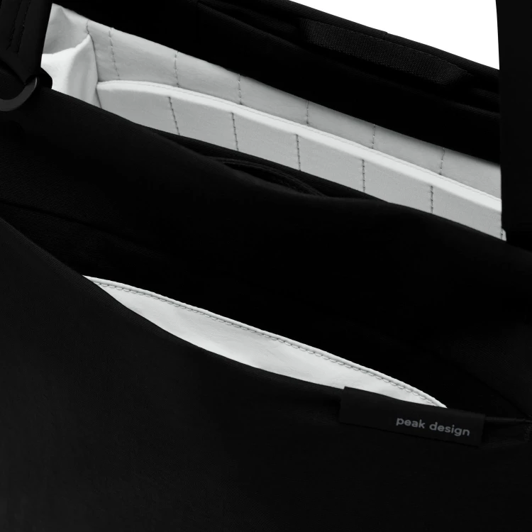 City-Tote-15L-Black_studio_6.jpg