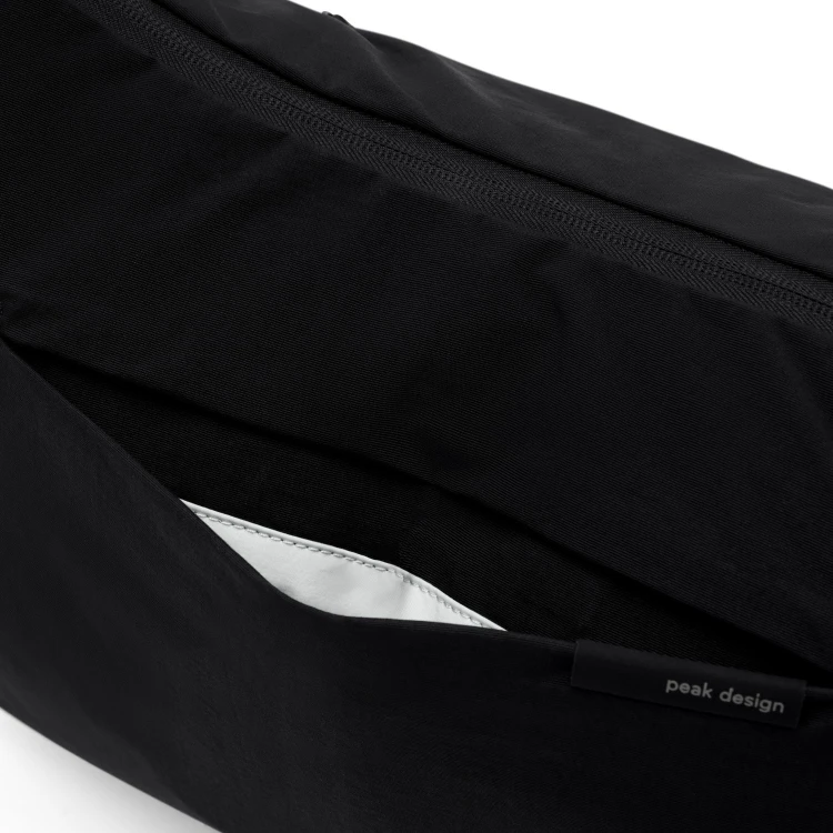 City-Crescent-12L-Black_studio_5.jpg