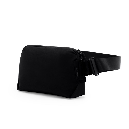 City-Sling-2L-Black_studio_1.jpg