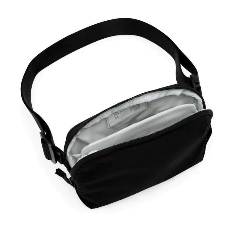 City-Sling-2L-Black_studio_7.jpg
