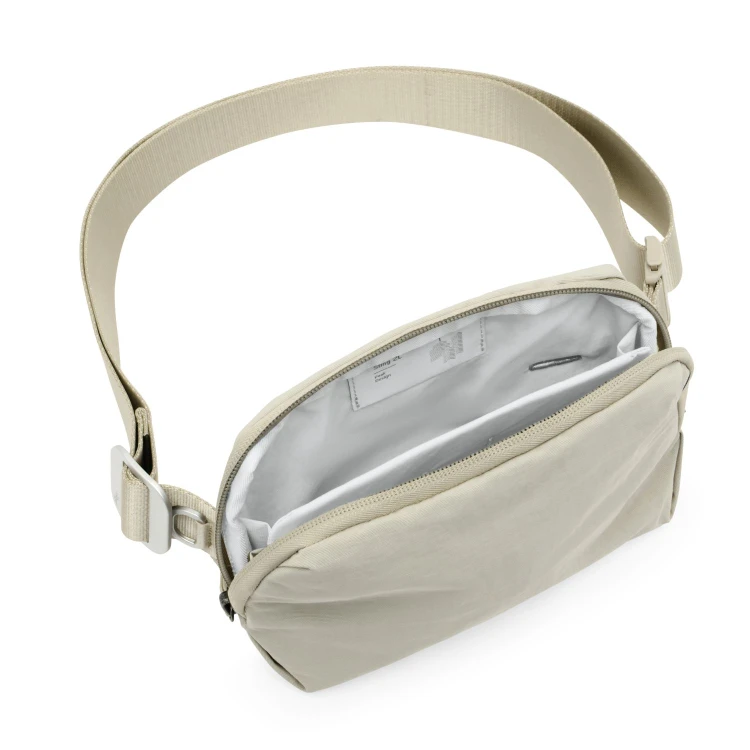 City-Sling-2L-Moon_studio_7.jpg