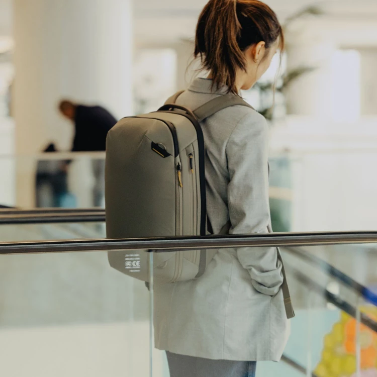 bags-travel-20L-stone-lifestyle-159A0334.jpg