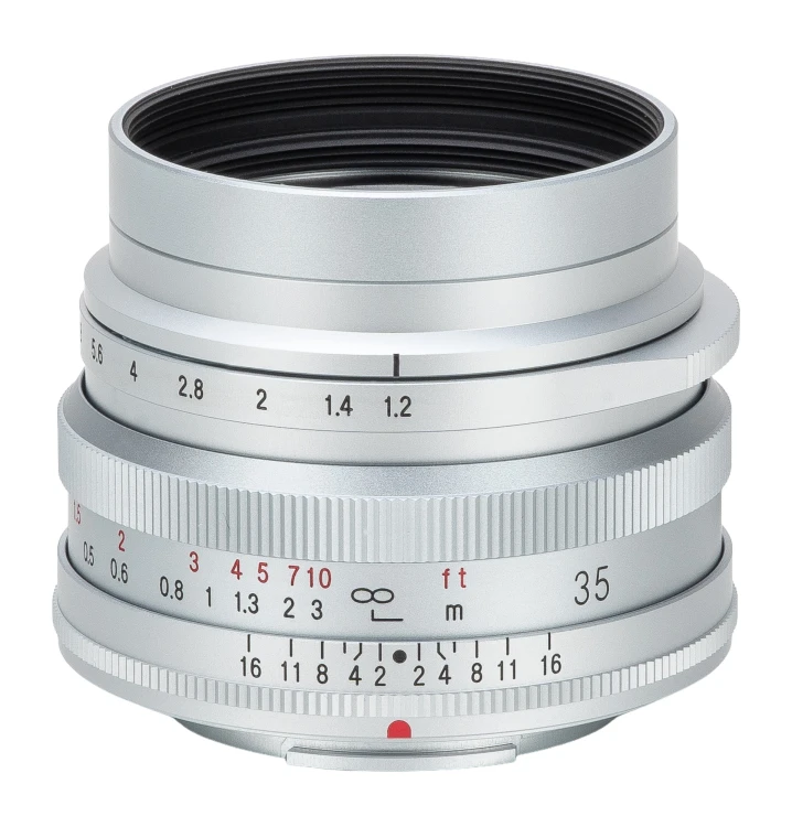 obiektyw-voigtlander-nokton-35-mm-f-12-do-fujifilm-x-srebrny.jpg
