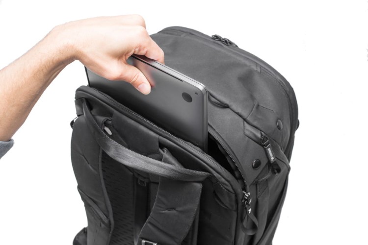 Peak_Design_Travel_Backpack_08.jpg